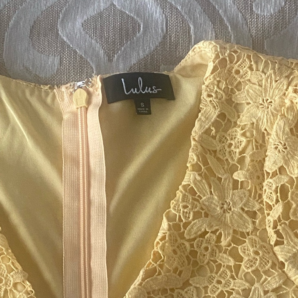 Lulu’s Yellow Lace Dress V-Neck Cocktail Mini Flutter Sleeve Structured Lace S - Picture 4 of 12